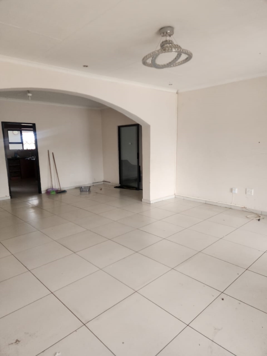 4 Bedroom Property for Sale in Flamwood North West